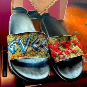 Gucci slides size 10
